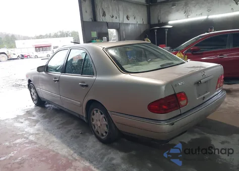 1999 Mercedes-Benz E 320 from USA, damaged, VIN WDBJF65H9XA757356